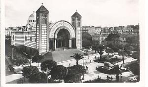 La cathedrale et la statue de Jeanne d'Arc